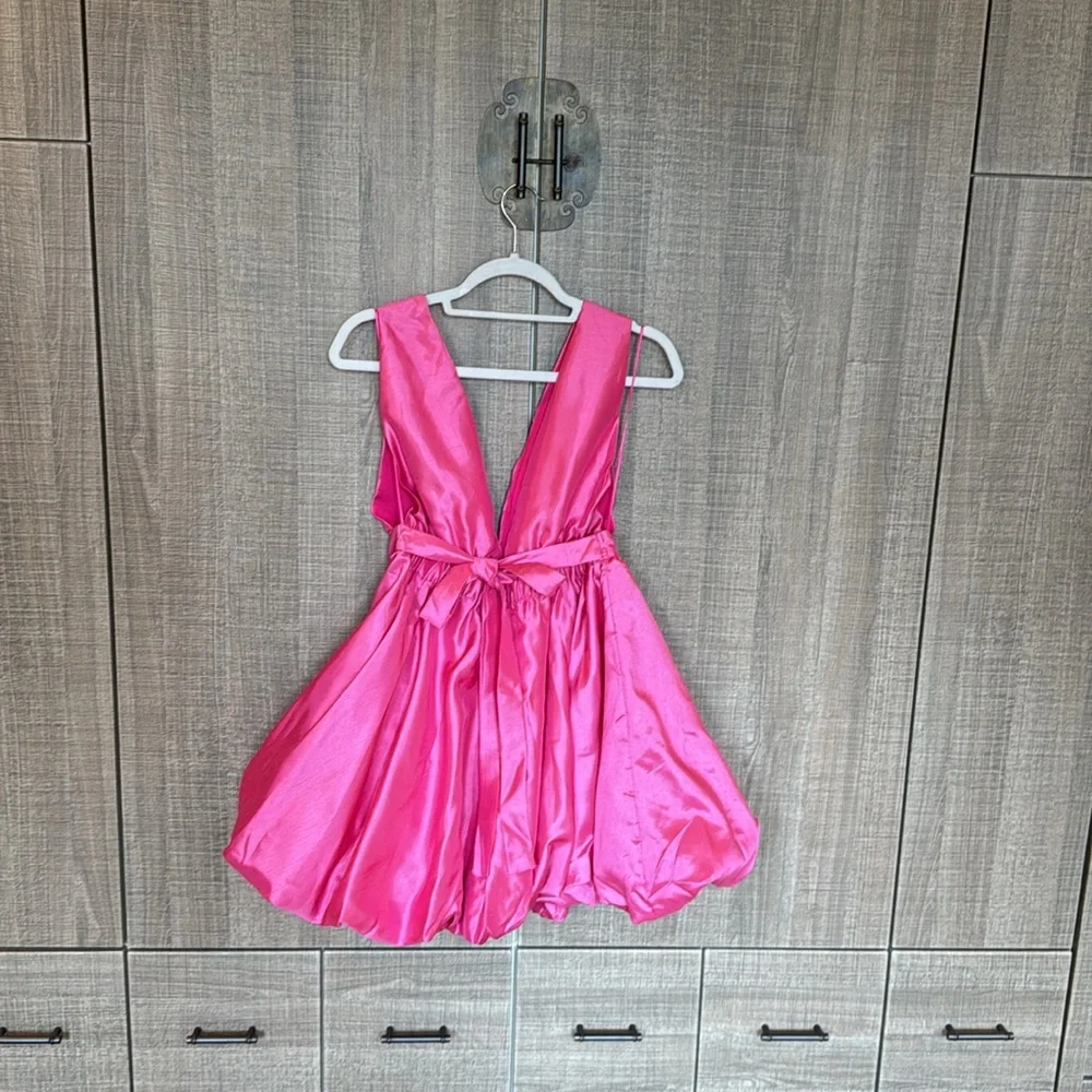 Mable Wrenley Bow‎ Detail Bubble Hem Mini Dress - Picture 4 of 17